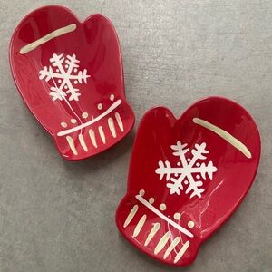 Set of 2 Hallmark Red Ceramic Snowflake Holiday Mitten Candy Dish Plate